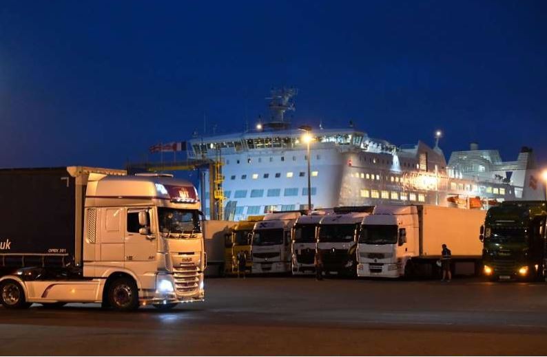 25 Imigran Hidup Ditemukan Dalam Truk Berpendingin di Atas Kapal di Belanda