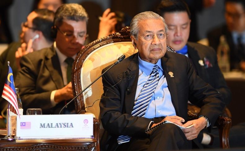 Mahathir Mohamad: Sudah Saatnya Negara Muslim Bersatu