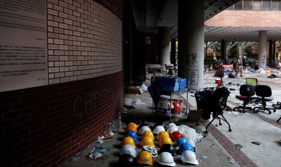 8 Demonstran Hong Kong yang Sembunyi di Kampus Akhirnya Serahkan Diri