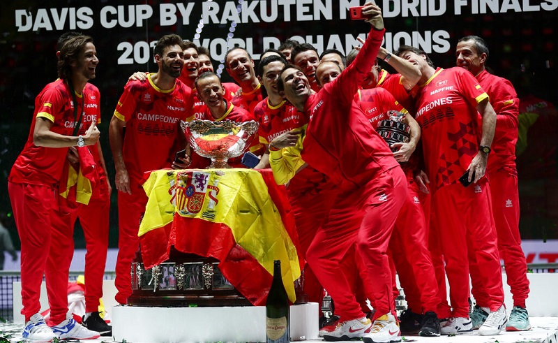 Taklukkan Shapovalov, Nadal Bawa Spanyol Juara Piala Davis 2019