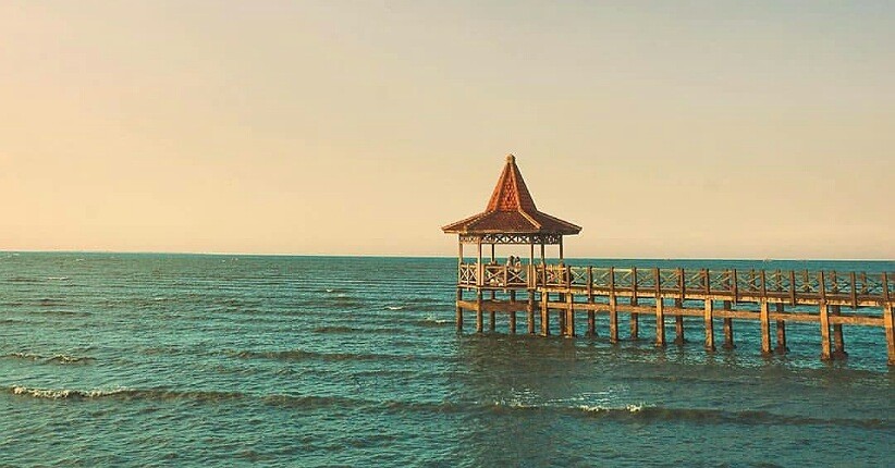 Terpikat Keindahan Pantai Bentar Probolinggo, Eksotis & Bisa Lihat Hiu Tutul