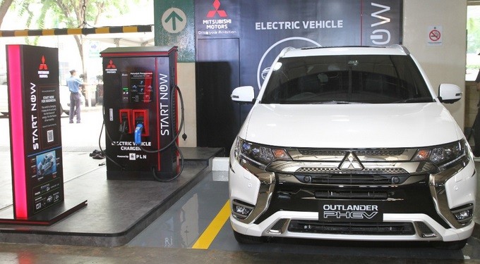 Bisa Jadi Generator, Outlander PHEV Siap Bantu PMI di Lokasi Bencana