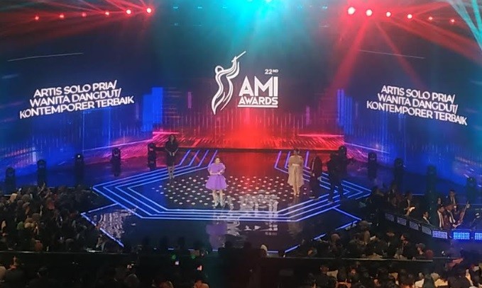 Raih Piala AMI Awards 2019, Siti Badriah Ucapkan Terima Kasih kepada sang Suami