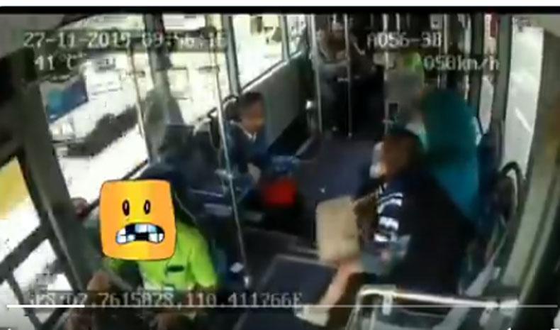 Terekam CCTV, Kecelakaan Bus Trans Jogja Tabrak Pemotor Hingga Tewas, Bus Melarikan Diri