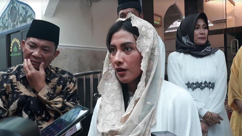 Jadi Mualaf, Deviani Nathalia Mengaku Terinspirasi Sosok Mahfud MD