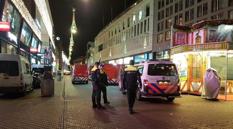 3 Orang Luka dalam Penusukan di Mal Belanda, Polisi Masih Buru Pelaku