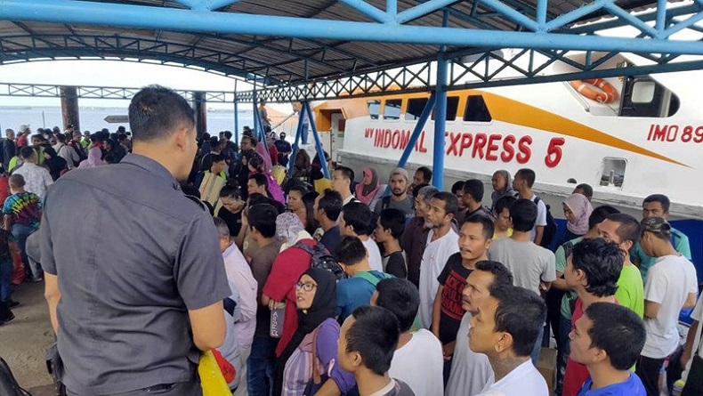 53 TKI Bermasalah di Malaysia Dideportasi lewat Dumai, 1 Perempuan Hamil