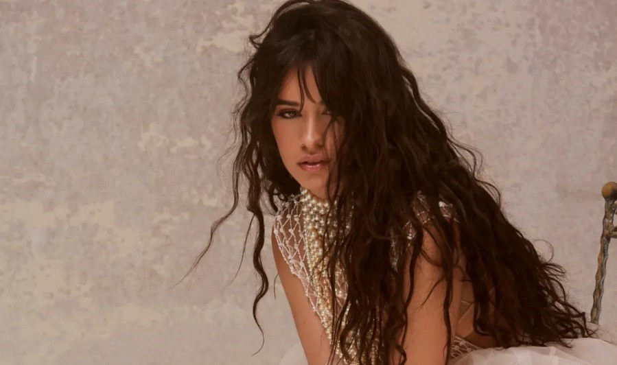 Camila Cabello Rilis Album Romance tentang Hubungan Percintaan, Terinspirasi Shawn Mendes?