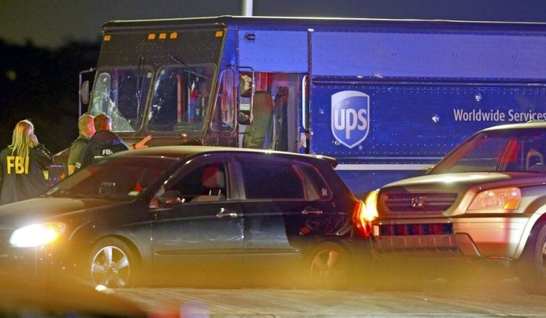 Drama Pengejaran Perampok Perhiasan Disertai Penyanderaan di AS, 4 Orang Tewas