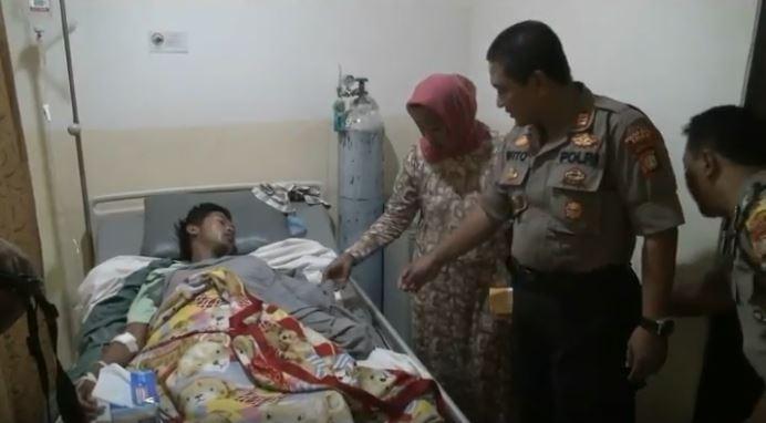 Duel Ala Gladiator di Bekasi, Tangan Pelajar SMK Ini Putus Tertebas Celurit
