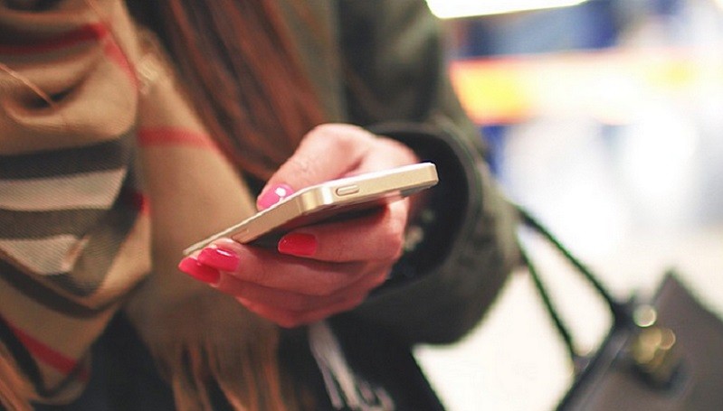 Studi Ungkap Cedera Kepala dan Leher Terkait Ponsel Meningkat