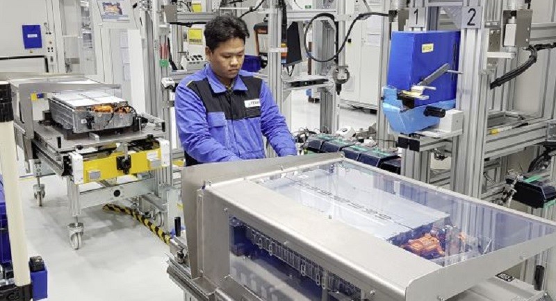 Mercedes-Benz Produksi Baterai Mobil Plug-In Hybrid di Thailand