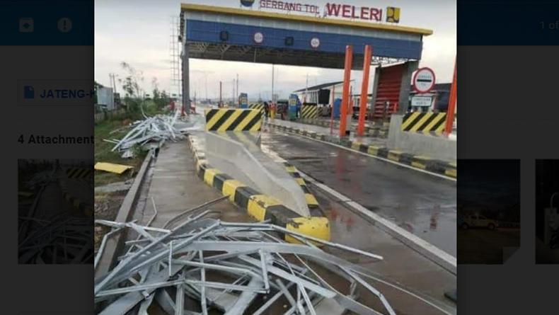 Gerbang Tol Weleri Kendal Ambruk Diterjang Puting Beliung, Puluhan Rumah Rusak