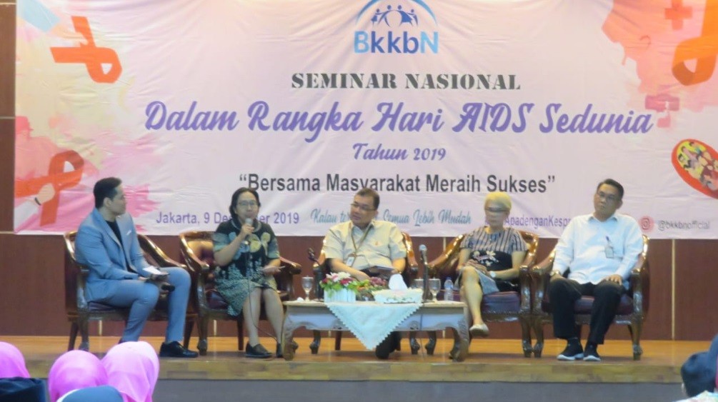 Orang Terinfeksi HIV Harus Patuh Minum Obat 