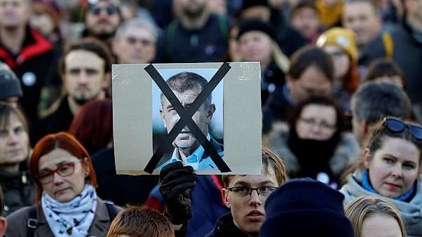 50.000 Pengunjuk Rasa Turun ke Jalan Desak PM Ceko Mundur