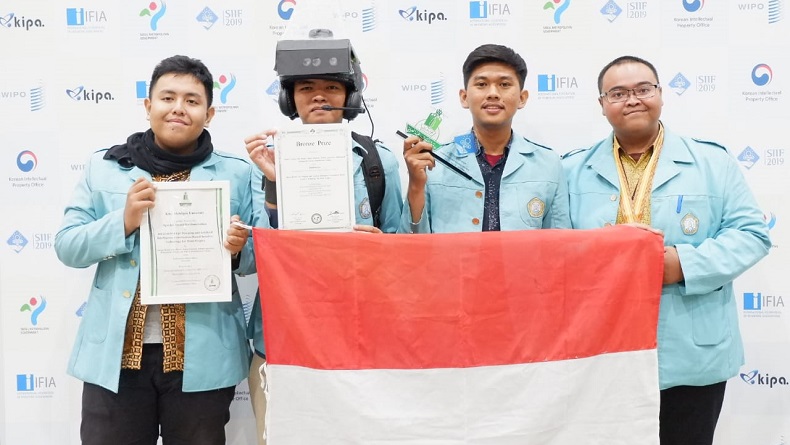 5 Mahasiswa UNS Ciptakan SO-Li Sense, Alat Canggih untuk Membantu Mobilitas Tunanetra