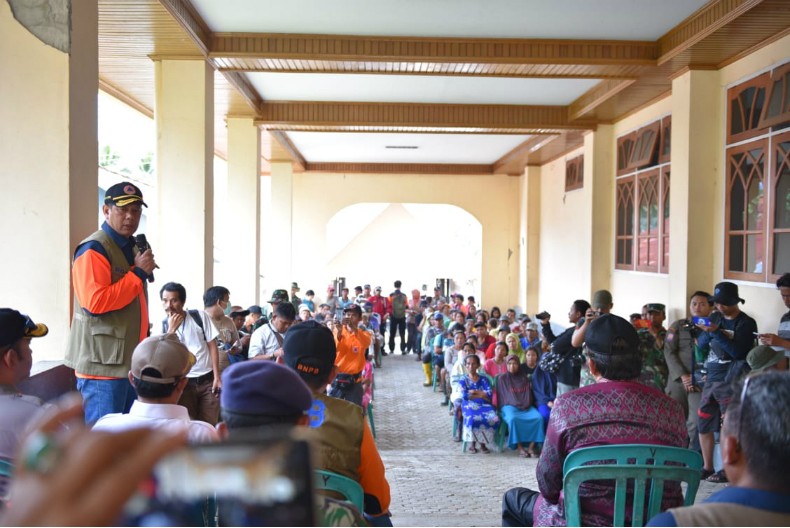 Kunjungi Korban Bencana di Solok Selatan dan Sigi, Kepala BNPB Pastikan Negara Hadir