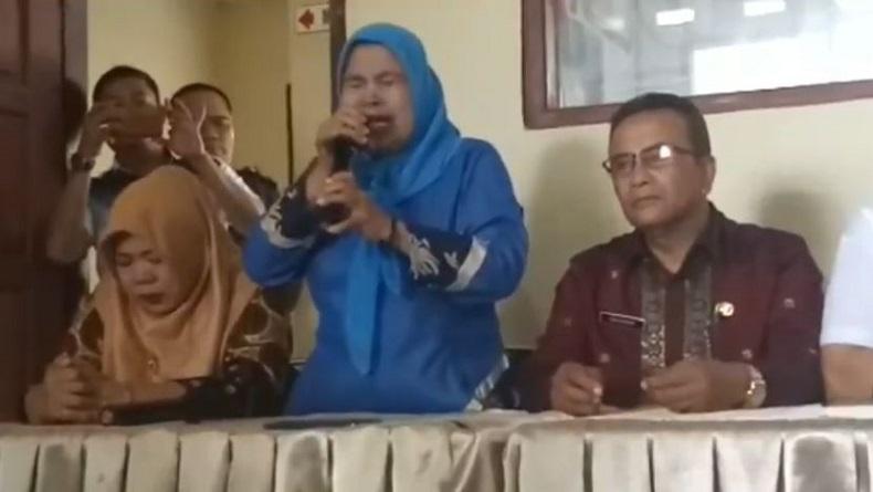 Guru Pengedit Soal Ujian yang Diduga Lecehkan Nabi Muhammad di Solok Menangis Minta Maaf