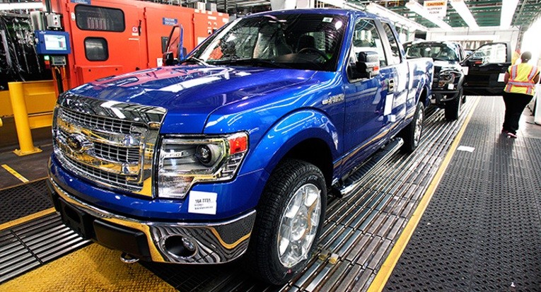 Sabuk Pengaman Bermasalah, Setengah Juta Unit Ford Super Duty Kena Recall