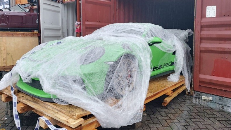 Antik, Ini Deretan Mobil Mewah dan Moge yang Disita Bea Cukai