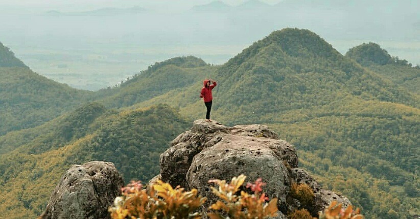 Lagi Hits, Bukit Cumbri Jadi Spot Terbaik Menikmati Sunrise di Wonogiri