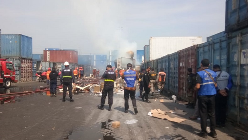 Kontainer Berisi Meubel Meledak di Depo Tanjung Perak, 6 Pekerja Luka-Luka