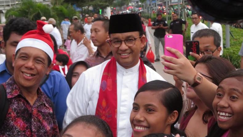 Anies Siapkan Pergub Baru, PKL Boleh Berjualan di Trotoar