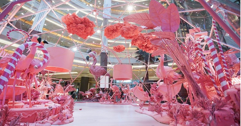 Keseruan Natal dan Tahun Baru di Pacific Place Mall, Unik Ada Pink Paradise & Flamingo
