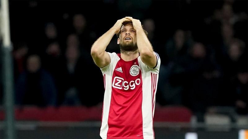 Liga Belanda Resmi Disetop, Ini Respons Ajax dan AZ Alkmaar