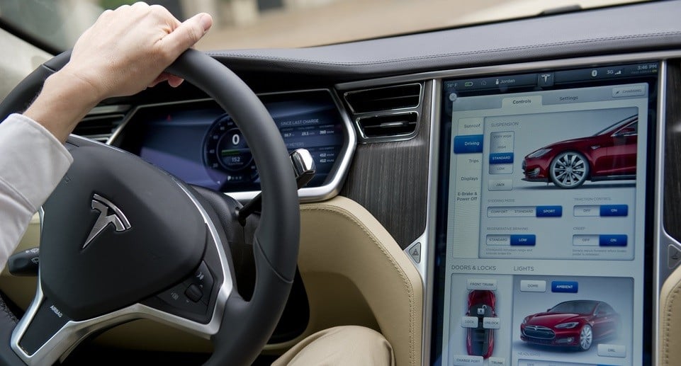 Tesla Tambah Fitur Video Game di Mobil