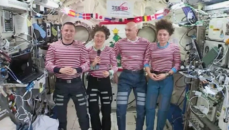 Merayakan Natal, Astronot Kirim Pesan Menyentuh dari Stasiun Luar Angkasa