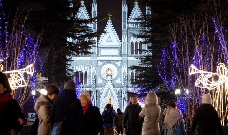 China Larang Perayaan dan Penggunaan Aksesori Natal di Sekolah
