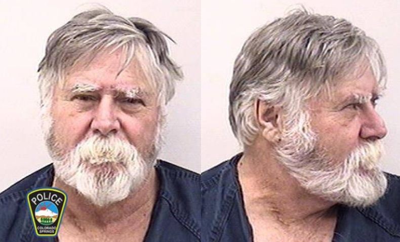 Pria Ini Merampok Bank lalu Lempar Semua Uangnya di Jalanan