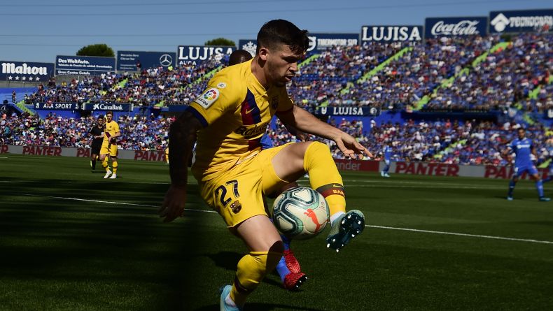 Barcelona Pinjamkan Carles Alena ke Real Betis hingga Akhir Musim