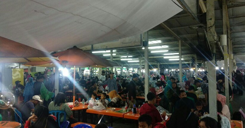 Hujan Deras, Monas Masih Jadi Spot Terpopuler untuk Rayakan Tahun Baru