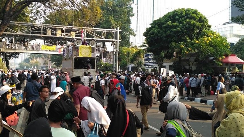 Bubar, Aksi Tahlil Akbar Dilanjutkan Besok Pagi Pantau Putusan MK