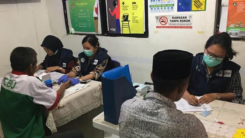 242 Pengemudi Bus Luar Kota Tes Kesehatan di Terminal Kampung Rambutan