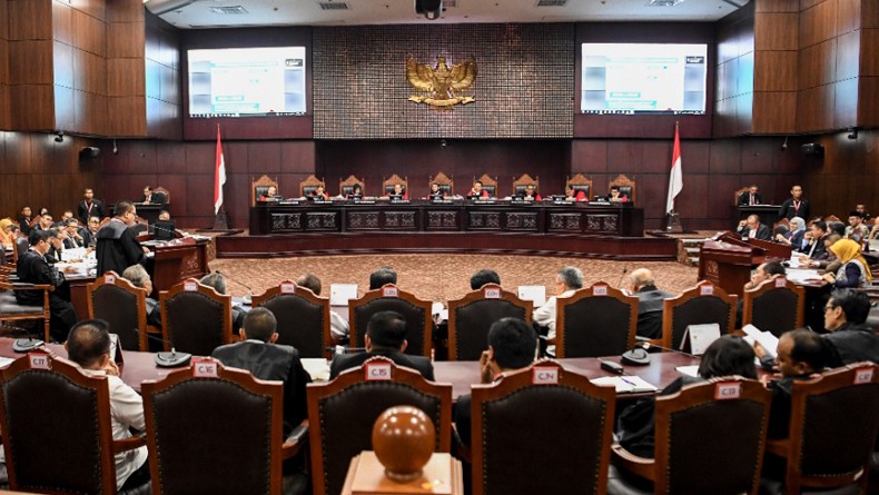 Bacakan Putusan, Ketua MK: Kami Hanya Takut kepada Allah