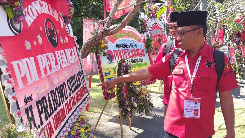 Ratusan Penari Sambut Kedatangan Undangan Khusus di Kongres V PDIP