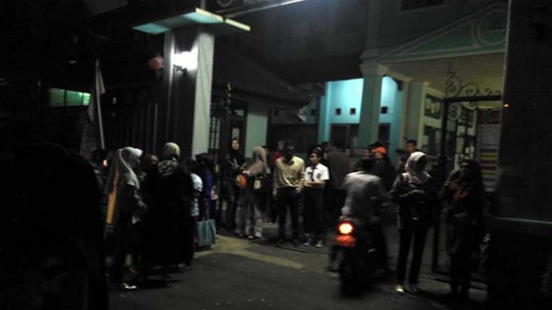 PPDB SMP Dimulai, Orangtua Calon Siswa Datangi Sekolah sejak Subuh