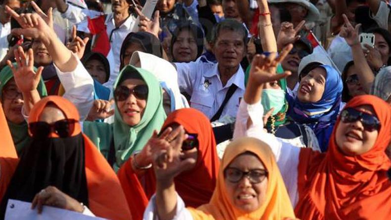 Nobar Debat II Pilpres 2019, Emak-Emak Senam Gandong Dukung Prabowo