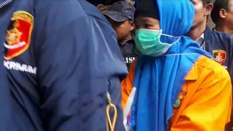 Proses Rekonstruksi Pembunuhan Suami dan Anak Tiri di Kalibata dan Lebak Bulus