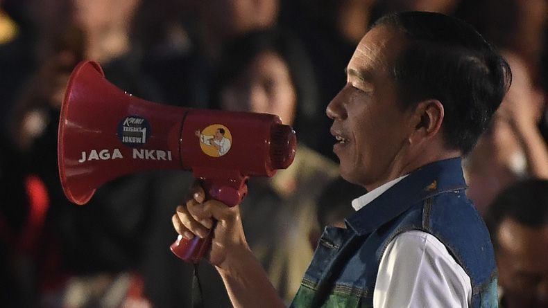 Senam Bersama Srikandi, Jokowi: Saya Senang Lihat Ibu-Ibu Sehat