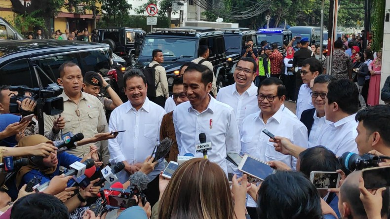 TKN Dibubarkan, Jokowi: Terima Kasih Atas Kerja Keras Siang Malam Hampir 1 Tahun