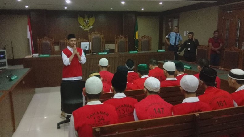 Luthfi Alfiandi Demonstran Pembawa Bendera Merah Putih Didakwa 3 Pasal Alternatif