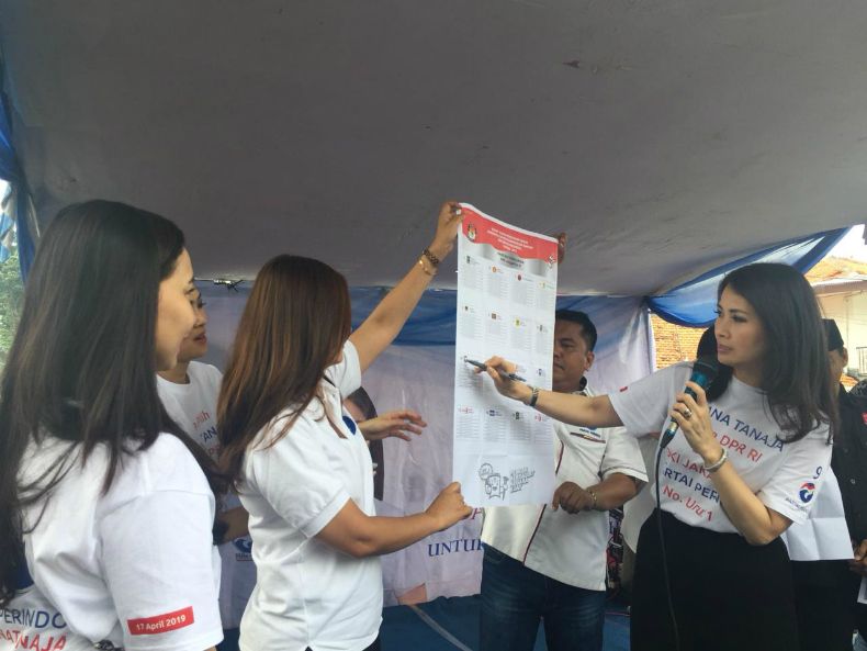 Liliana Tanaja Tanoesoedibjo Ajak Warga Coblos Rajawali Biru Nomor 9