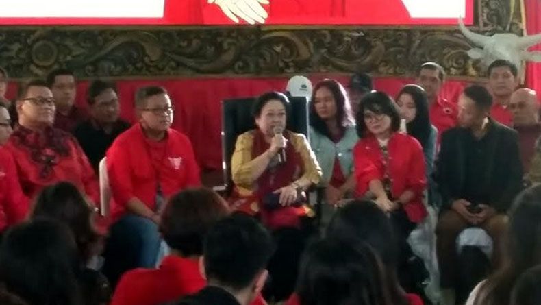 Bertemu Kelompok Muda di DPP PDIP, Megawati Kembali Singgung Isu PKI