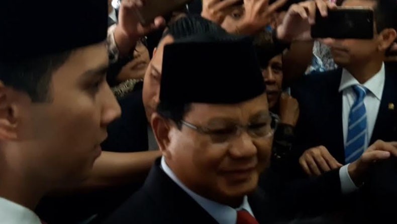 Satu Mobil, Prabowo-Sandi Tiba di MPR Hadiri Pelantikan Jokowi-Ma'ruf Amin