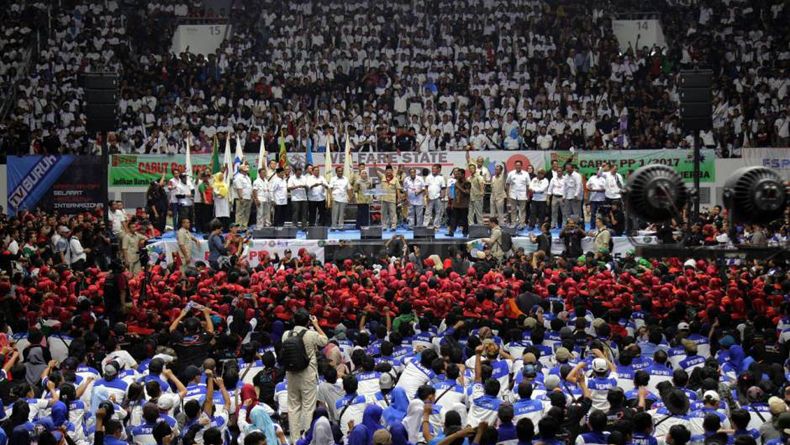 Buruh Rapat Akbar di Senayan, Prabowo Akan Sampaikan Orasi Politik