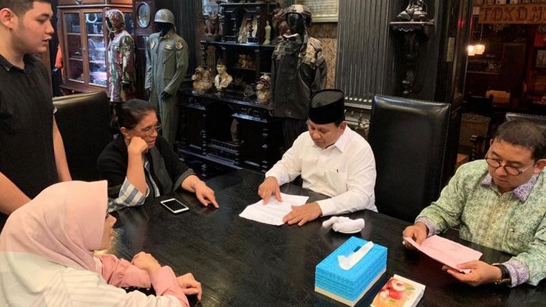 Kunjungi Keluarga Ahmad Dhani, Prabowo: Tetap Sabar dan Kuat